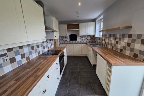 3 bedroom detached house to rent, Trevemper, Newquay