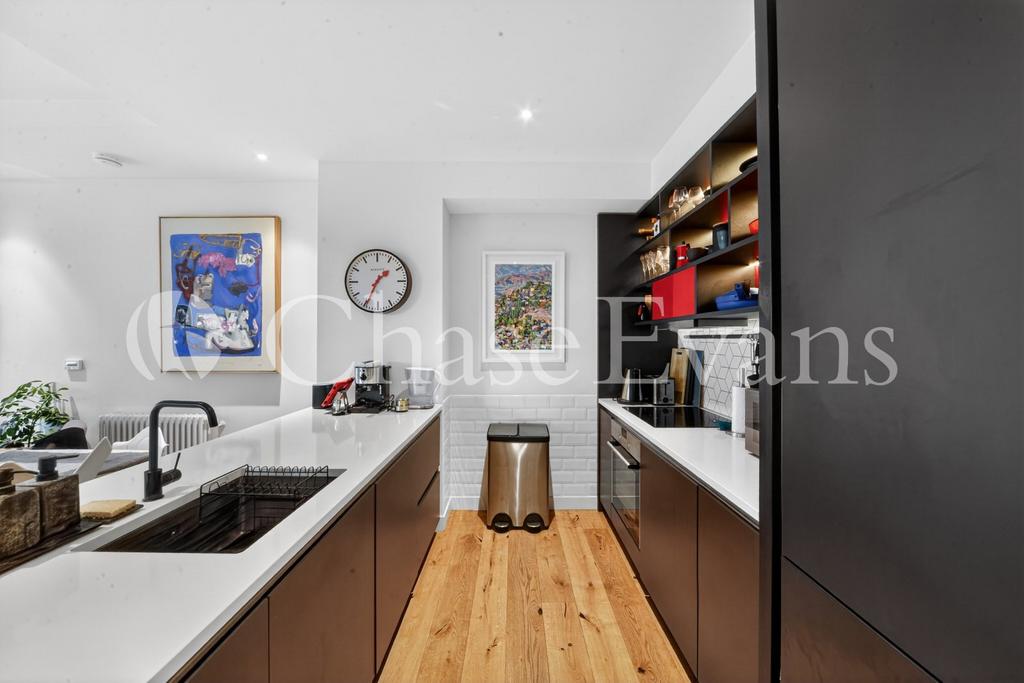 Apartment in City Island - View 2