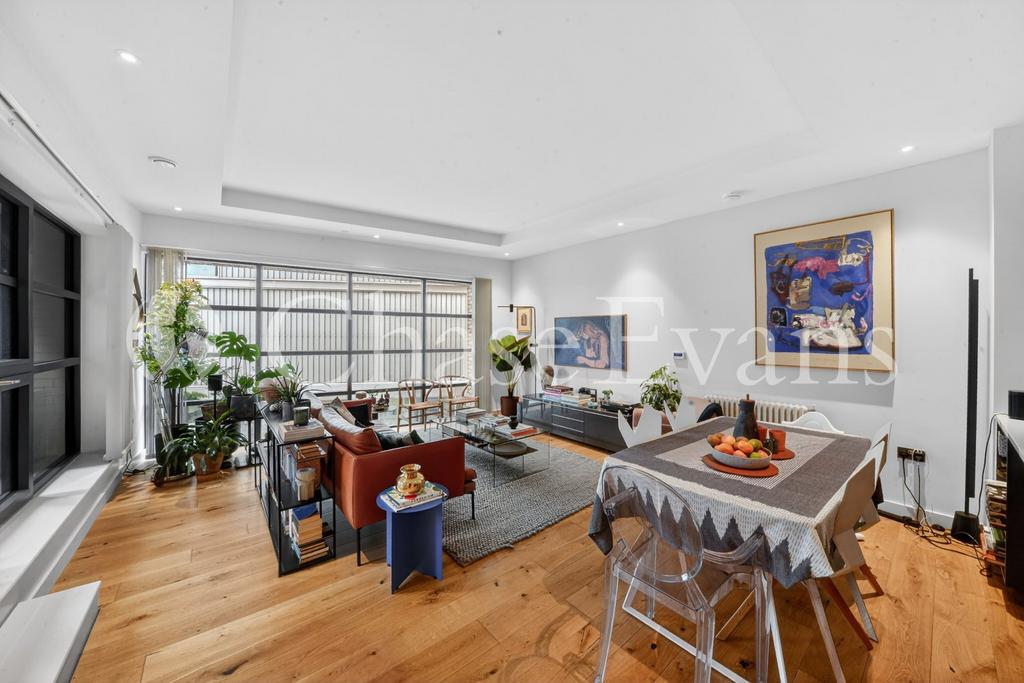 Apartment in City Island - View 5