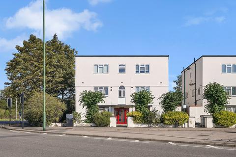 1 bedroom apartment for sale, Holly Road, London E11
