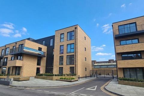 2 bed flat/apartment for rent in Dane Road, Margate