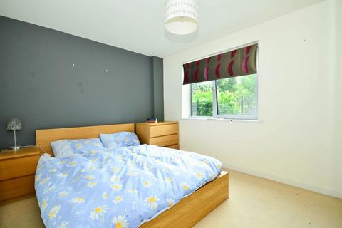 1 bedroom flat to rent, East India Dock Road, Poplar, London, E14
