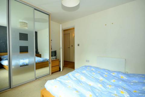 1 bedroom flat to rent, East India Dock Road, Poplar, London, E14