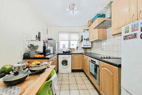 2 bedroom end of terrace house for sale, City Road, Nottingham, Nottinghamshire, NG7