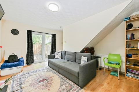 2 bedroom end of terrace house for sale, City Road, Nottingham, Nottinghamshire, NG7