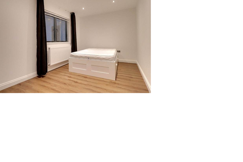 undefined, High Street, Brentwood CM14