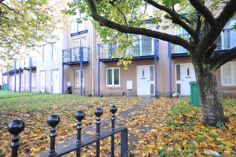 4 bedroom house to rent, 4 Bedroom Townhouse – Royce Road, Hulme