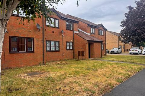 1 bedroom flat to rent, Bolton Lane Harlington, Middlesex, UB3