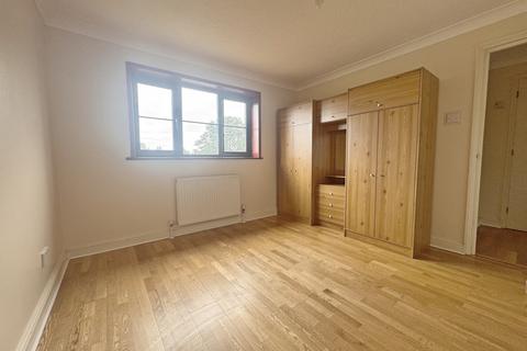 1 bedroom flat to rent, Bolton Lane Harlington, Middlesex, UB3