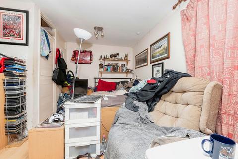 Studio for sale, Parkwood Drive, Hemel Hempstead