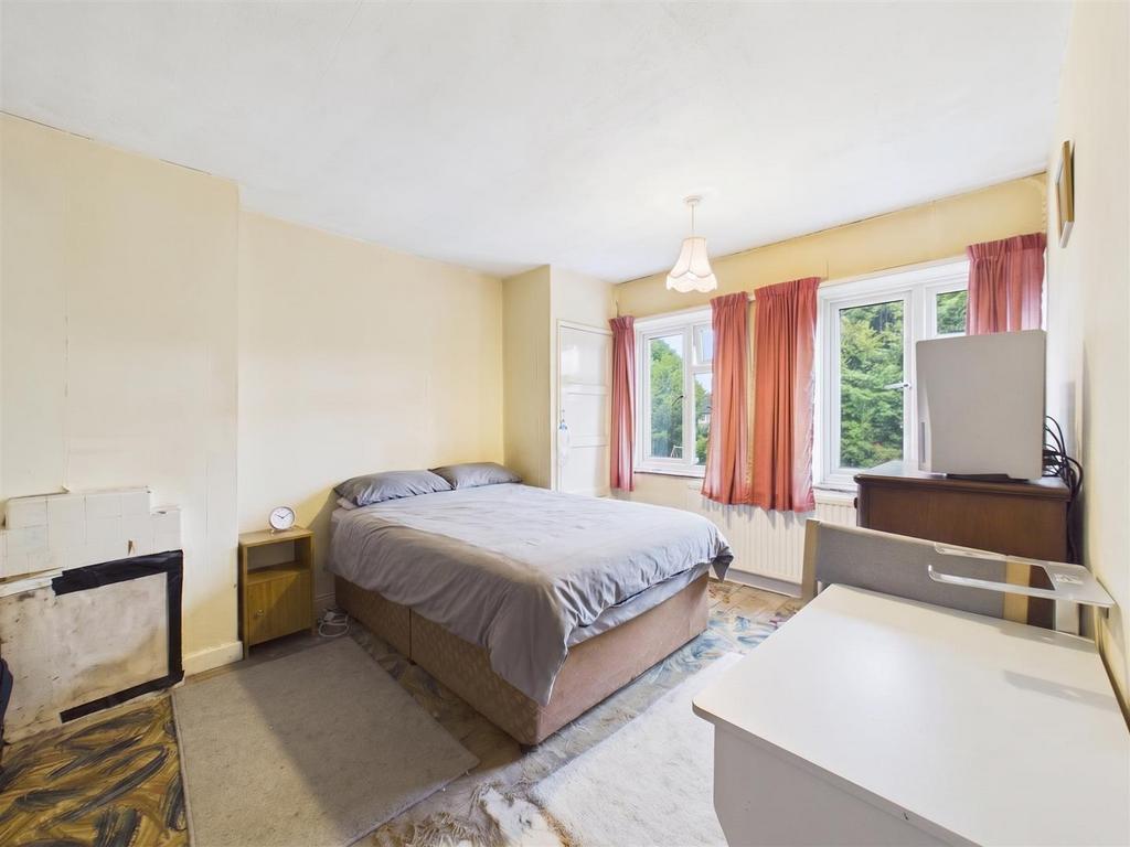 Bedroom, fireplace