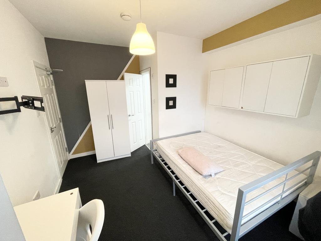 Liverpool Road, Manchester, M30, Manchester