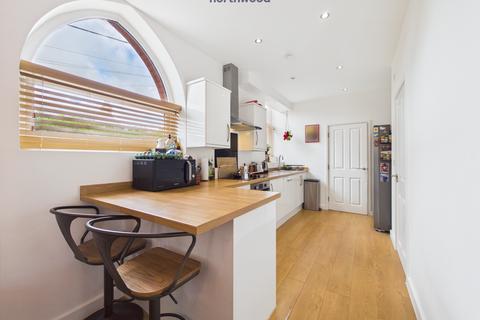 2 bedroom end of terrace house for sale, St. Albans Road, Wrexham, LL11