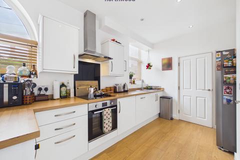 2 bedroom end of terrace house for sale, St. Albans Road, Wrexham, LL11