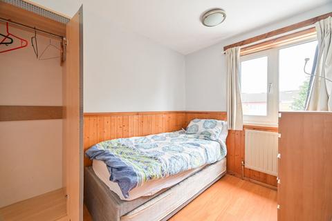 3 bedroom house to rent, Sark Walk, Canning Town, London, E16