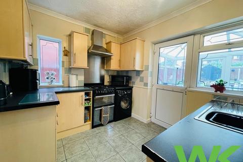 2 bedroom semi-detached house for sale, Lellow Street, West Bromwich, B71