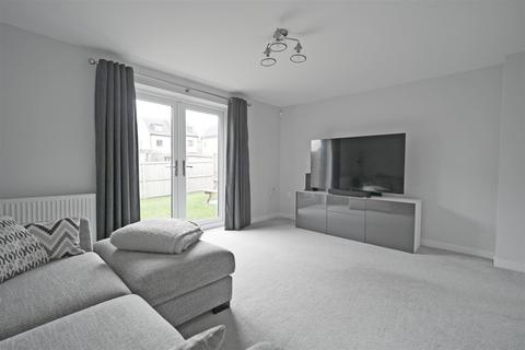 3 bedroom end of terrace house for sale, Pasture Close, Brighouse