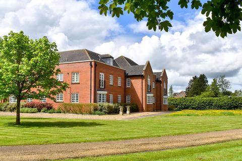 2 bedroom flat for sale, Reffield Close, Towcester, NN12