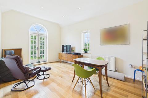 2 bedroom flat for sale, Reffield Close, Towcester, NN12