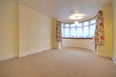 2 bedroom bungalow to rent, Westbury Close, Ruislip, HA4