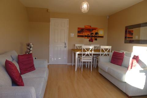 2 bedroom terraced house to rent, Swift Close, Letchworth Garden City, SG6