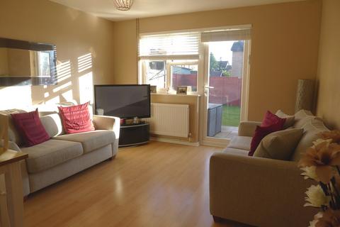 2 bedroom terraced house to rent, Swift Close, Letchworth Garden City, SG6