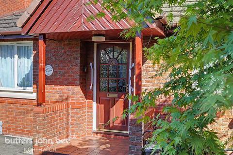 3 bedroom bungalow for sale, Mere Bank, Northwich
