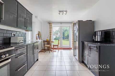 3 bedroom semi-detached house for sale, Green Road, Benfleet, SS7