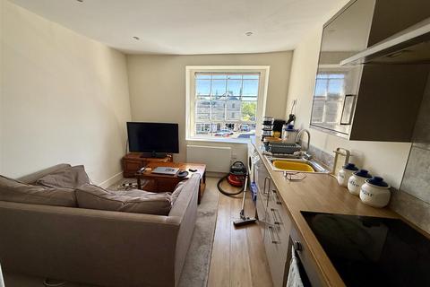 1 bedroom flat for sale, Market Place, Chippenham