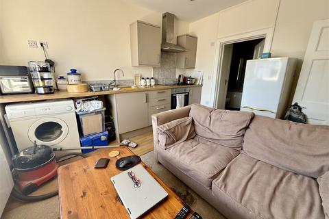 1 bedroom flat for sale, Market Place, Chippenham