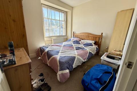 1 bedroom flat for sale, Market Place, Chippenham