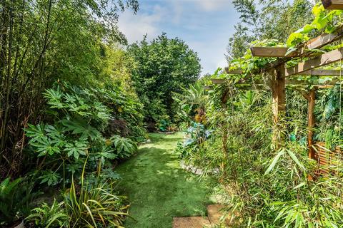 MOLE ROAD, FETCHAM, KT22
