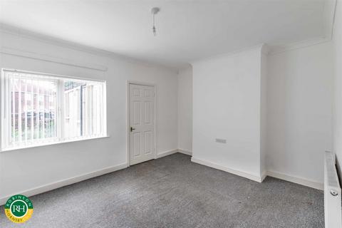 3 bedroom end of terrace house for sale, Queen Marys Road, New Rossington, Doncaster