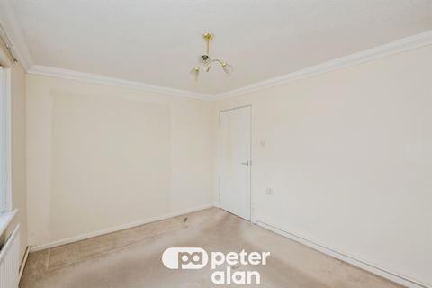 2 bedroom ground floor flat for sale, Gnoll View, Neath