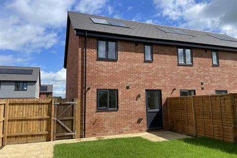 2 bedroom end of terrace house for sale, Athelai Close, Gloucester GL2