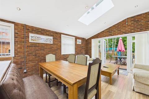 2 bedroom ground floor flat to rent, St. Marys Road, Market Harborough