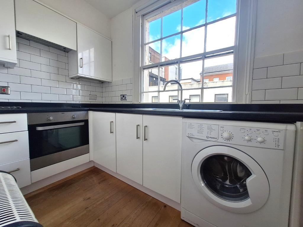 Apartment in Southampton, Eastern Docks, St Mary's - View 2