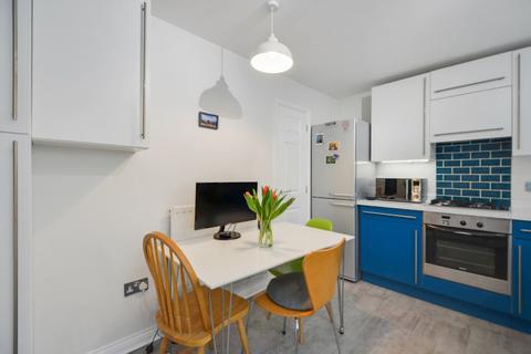 1 bedroom apartment for sale, at Wells Way, London, London SE5