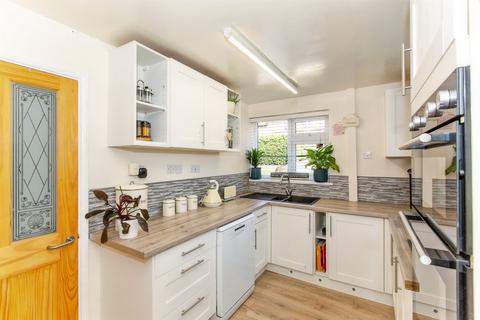 2 bedroom end of terrace house for sale, Grombold Avenue, Raunds, Wellingborough
