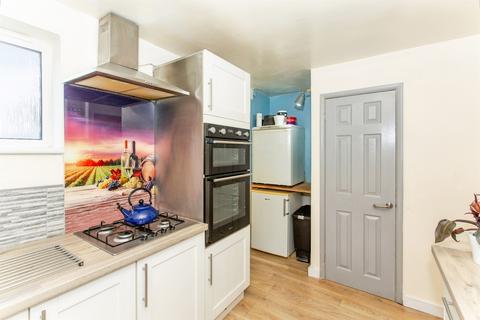 2 bedroom end of terrace house for sale, Grombold Avenue, Raunds, Wellingborough
