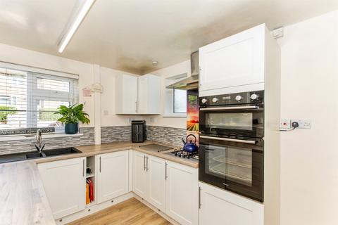 2 bedroom end of terrace house for sale, Grombold Avenue, Raunds, Wellingborough
