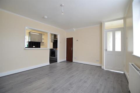 4 bedroom terraced house to rent, St. Elmo Crescent, Slough