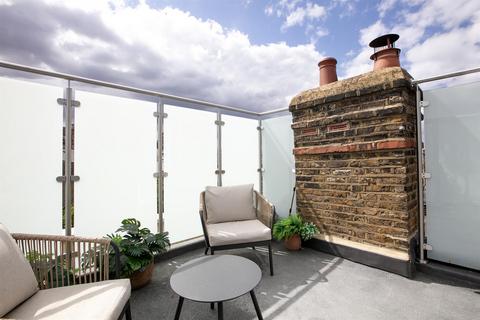 4 bedroom apartment for sale, Gowlett Road, Peckham, SE15