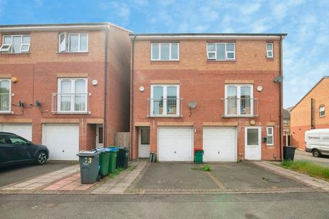 3 bedroom townhouse for sale, Farm End Close, West Bromwich