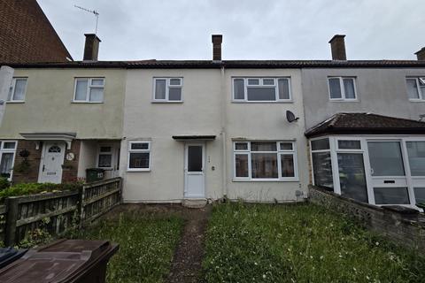 3 bedroom terraced house to rent, Chelmer Crescent