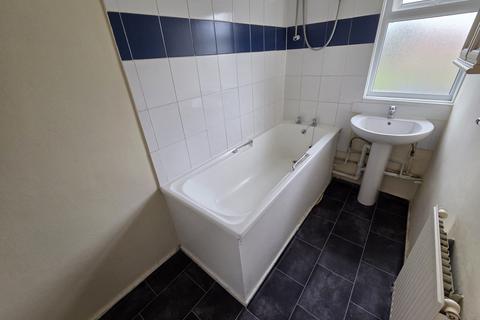 3 bedroom terraced house to rent, Chelmer Crescent