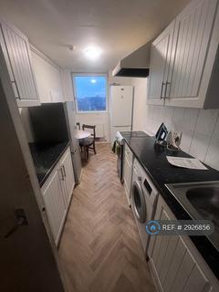 1 bedroom in a flat share to rent, Harts Lane, London, IG11