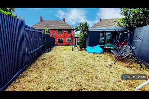2 bedroom semi-detached house to rent - View 4