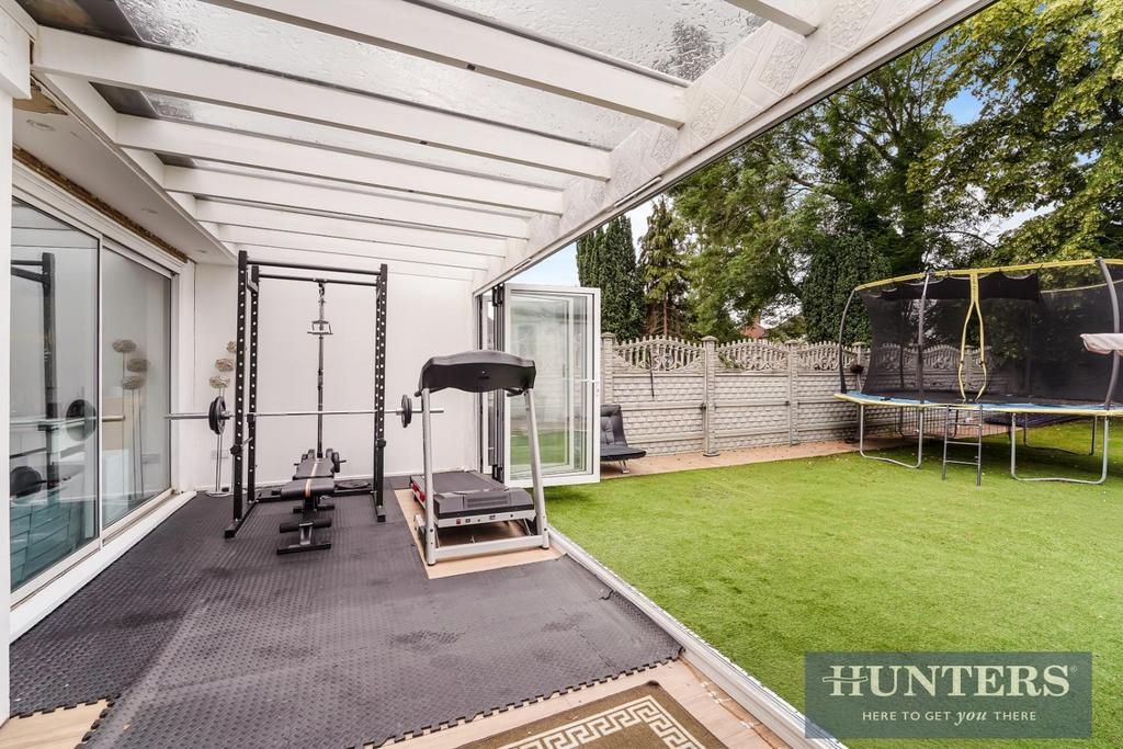 Home gym, garden