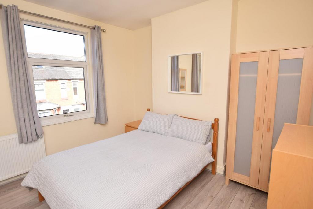 House in Nottingham, Radford - View 4